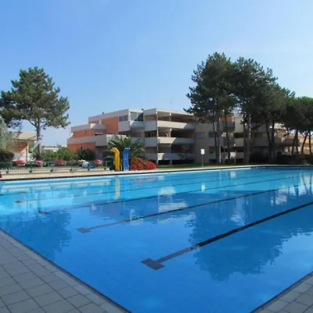Appartement Flat With Terrace Overlooking The Pool Bibione