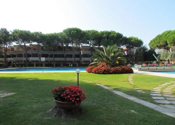 Flat With Terrace Overlooking The Pool *