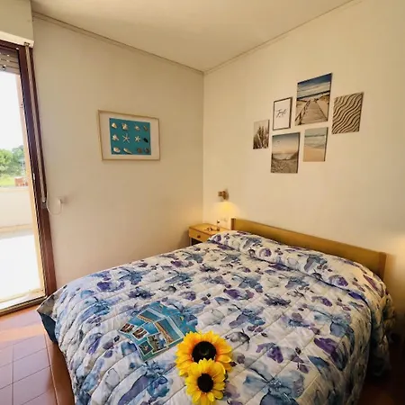 Flat With Terrace Overlooking The Pool Lägenhet *