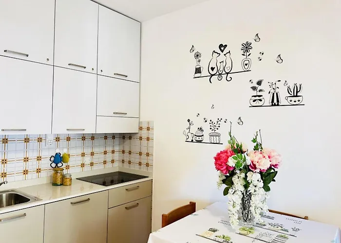 アパート Flat With Terrace Overlooking The Pool