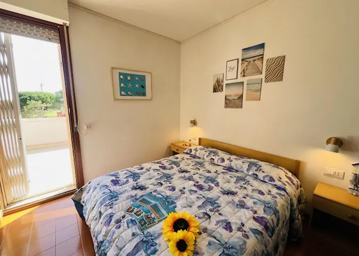 Flat With Terrace Overlooking The Pool アパート *